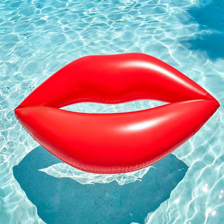 Red Lips Float